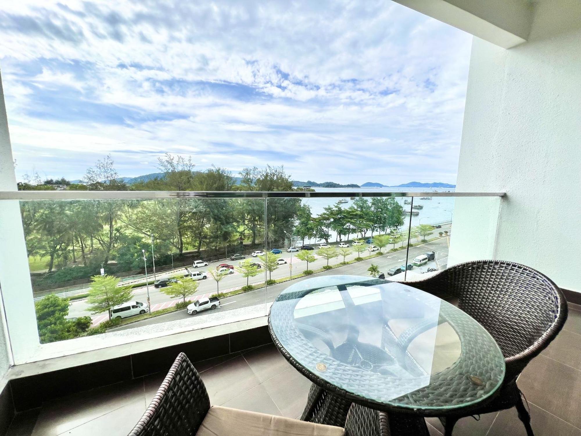 Margo Istay - The Loft Imago Kota Kinabalu Bagian luar foto