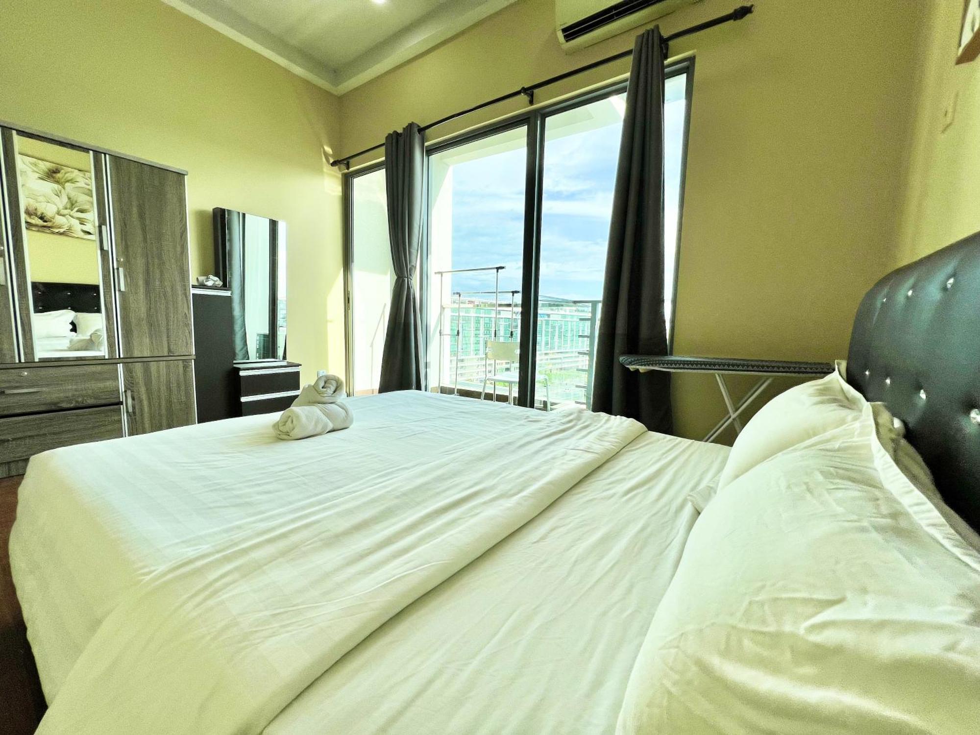Margo Istay - The Loft Imago Kota Kinabalu Bagian luar foto