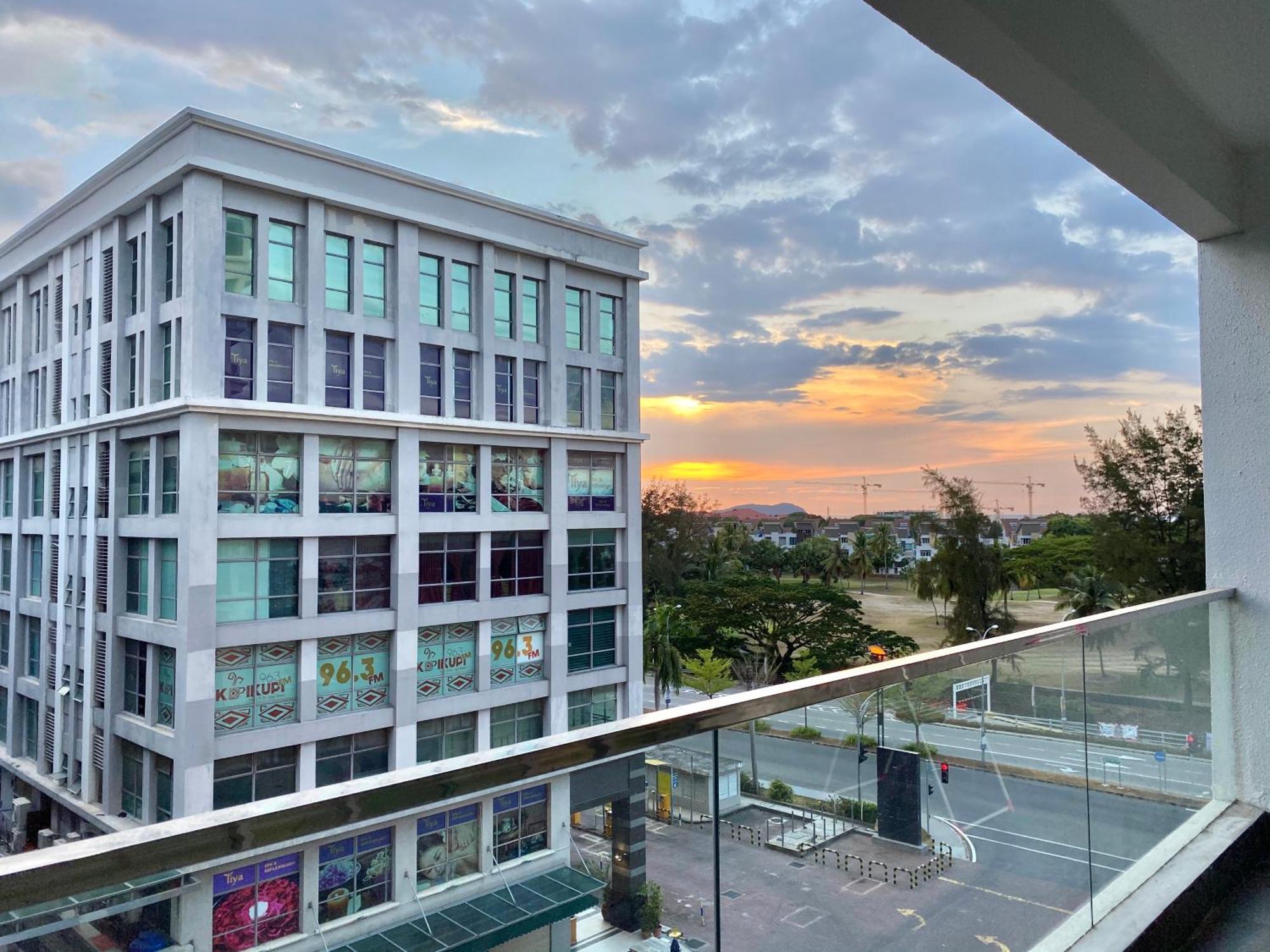 Margo Istay - The Loft Imago Kota Kinabalu Bagian luar foto